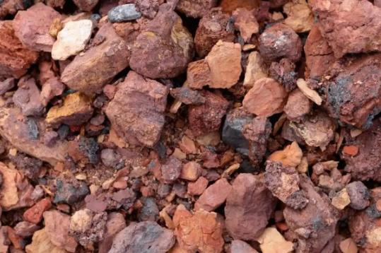 中国稀土磁铁公司，绕开国内管制，向西方继续出口产品这事，说白了，就是拿国家战略安