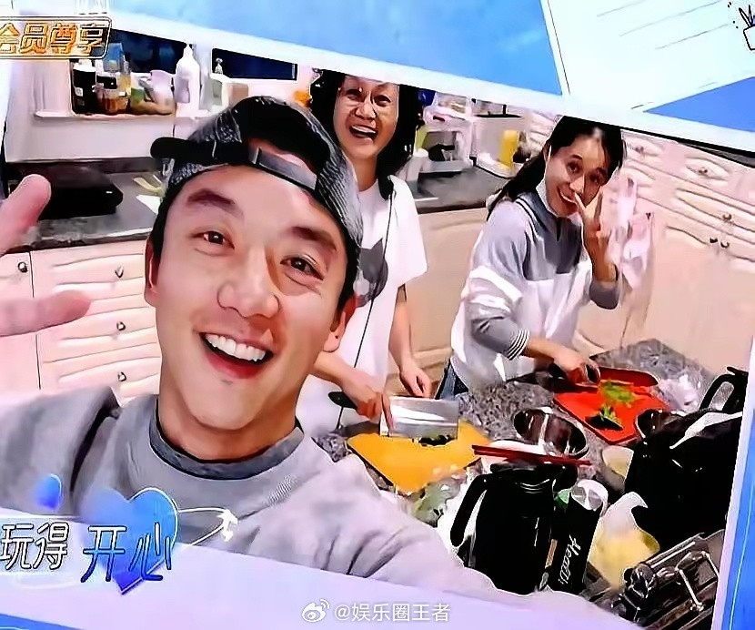 郑恺小姨子郑恺一停丈母娘家所有附属卡，苗苗立马安静了，菜园直播也不弄了，这比发十