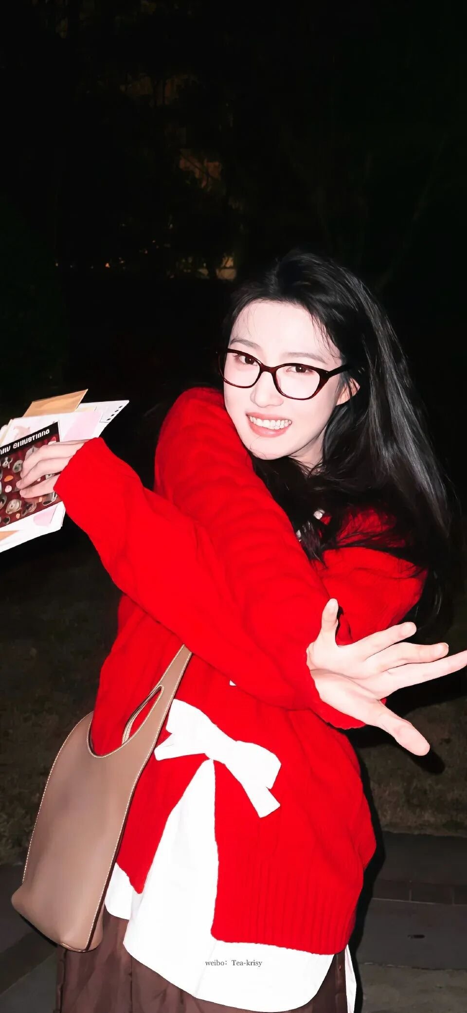 林一和卢昱晓的苹果肌扁平状态简直是氛围感天菜！林一窄长脸搭配柔和下颌线，扁平苹果