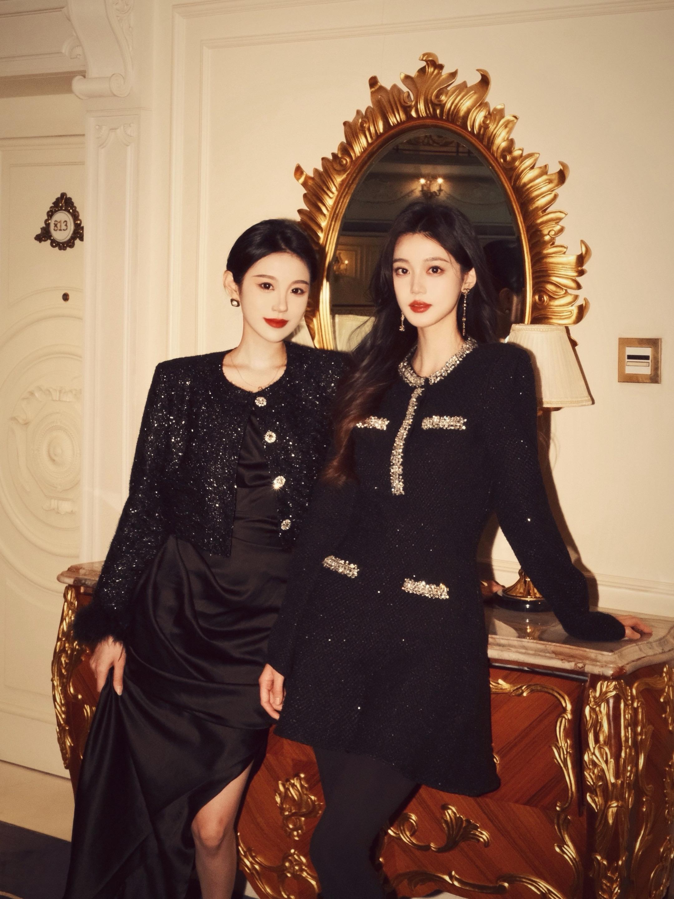 妈妈和小姨第一次去北京。