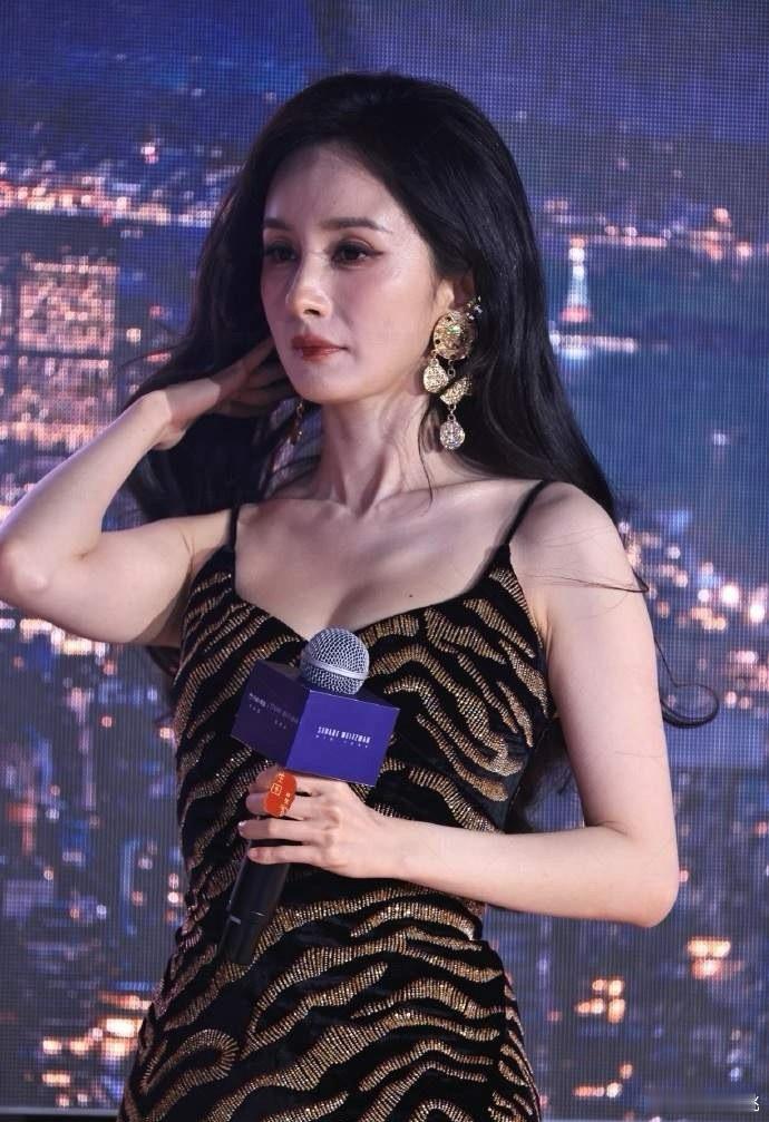1.海绵宝宝的小姨跟老公就是纯形婚，老公在外面有小家，很多年都在外面住，私生子都