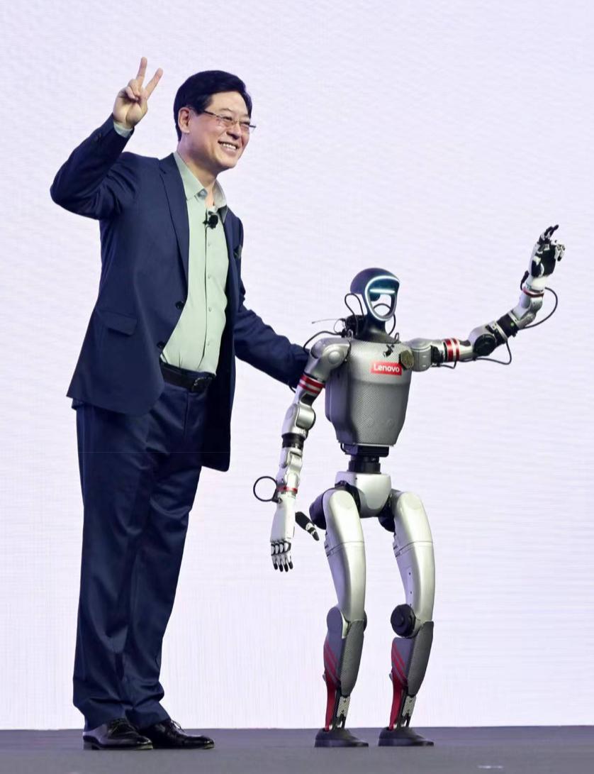 杨元庆豪言：联想营收剑指1000亿美元！刚刚！联想集团董事长兼CEO杨元庆在新