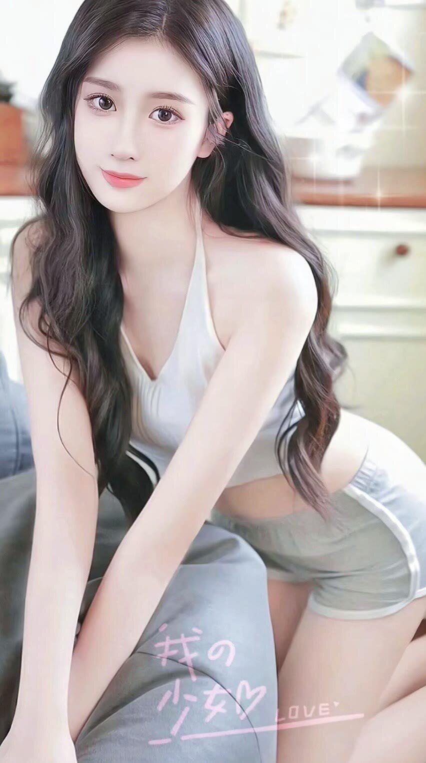 笑话：一哥们去面试，面试官问他：“你有什么特长？”他说：“我特长是力气大。”面试