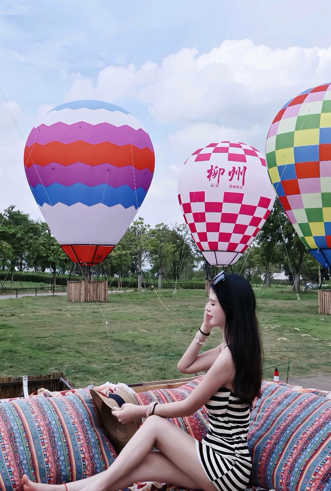 热气球下的悠闲时光，与闺蜜共享美好午后🎈🌞