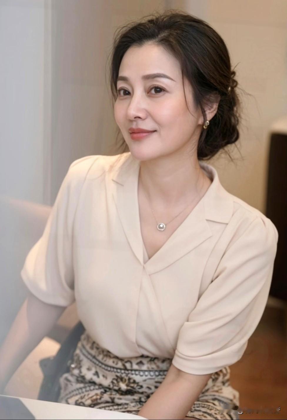 漂亮和气质有什么区别?漂亮大多是天生的脸蛋长相，看的是外在模样，第一眼看着亮眼