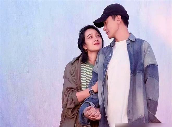 都在骂付辛博让老婆AA制，却没人提他停工十个月伺候月子。颖儿在镜头前一句爆料，直接给自家男人钉上负心