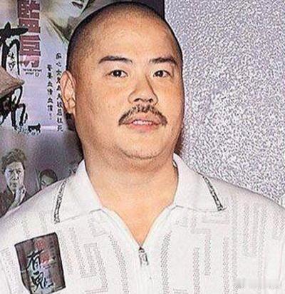 张柏芝与家人聚餐张柏芝的家人主要有以下这些：-父母：父亲张仁勇，绰号“胡须勇