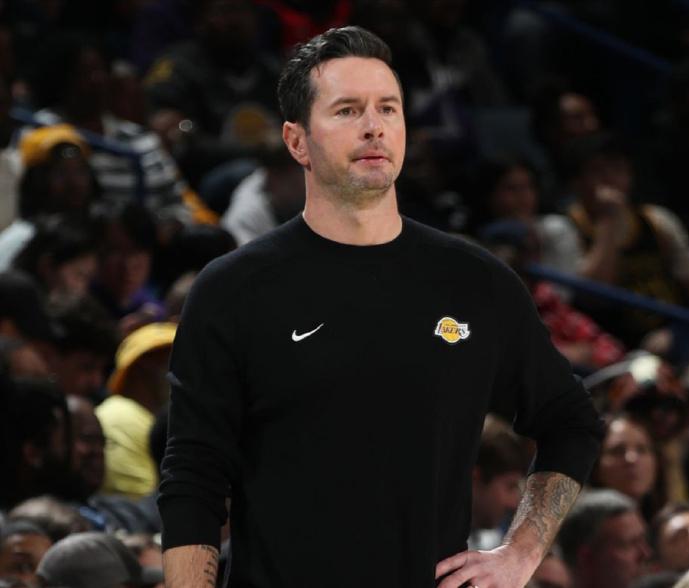 雷迪克谈惨败黄蜂：“赛前，我们对这支球队给予了十足的尊重和重视，我们拼尽了全