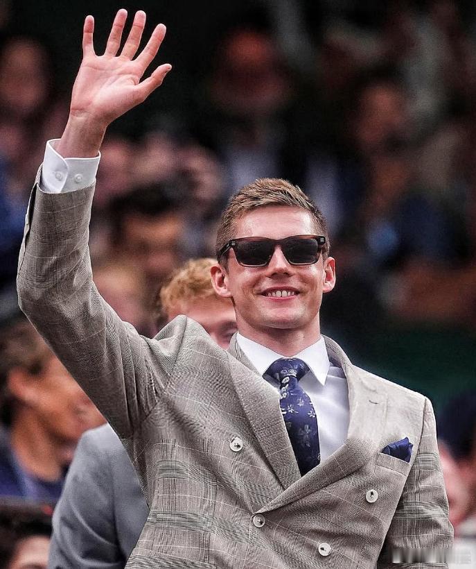 七年前输孙杨被斥为失败者五年前再负汪顺保持奥运尴尬纪录的他终于做出重大调整！在