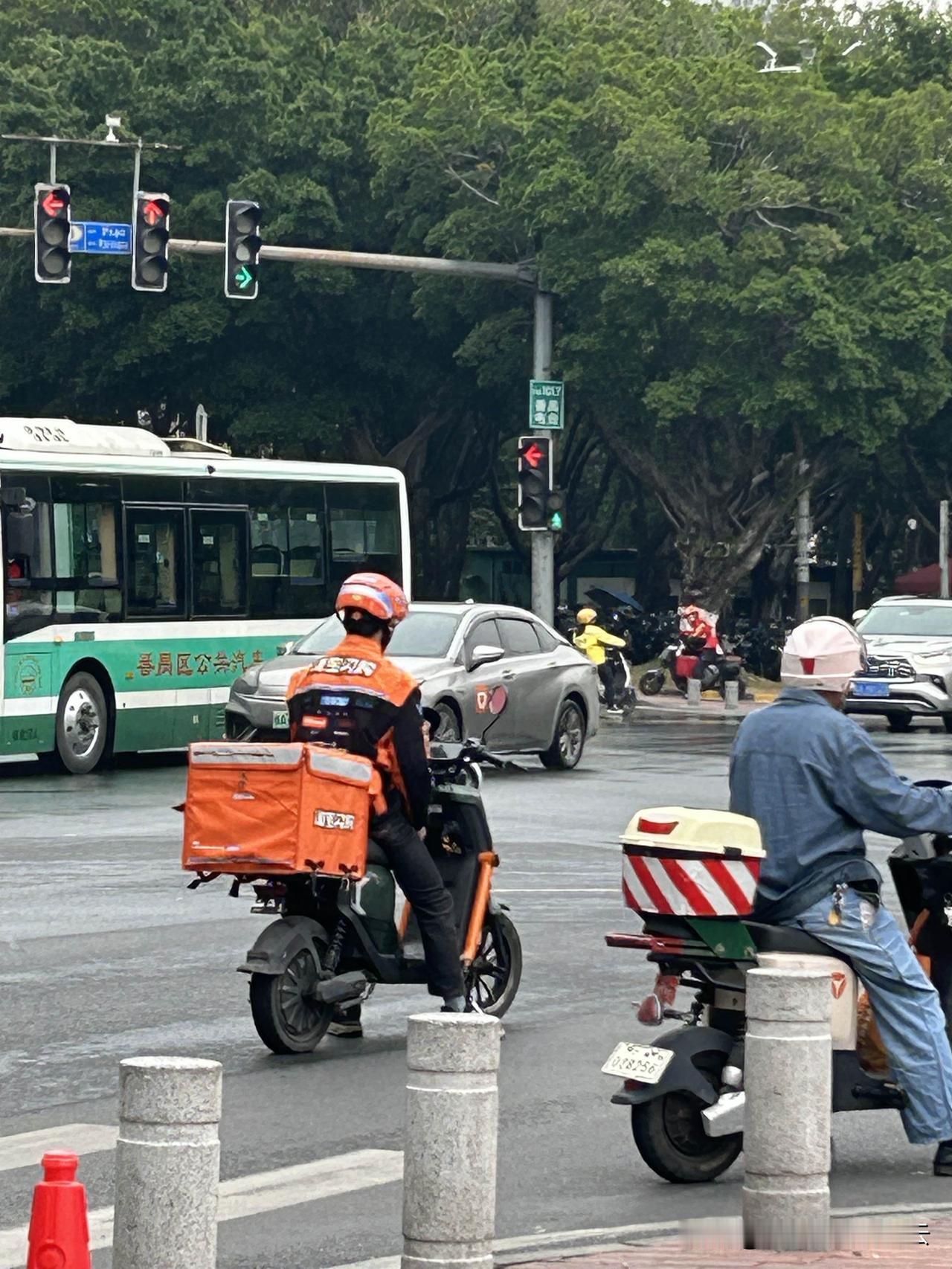 现在出门在外的打工人，尤其是像我们这一种没有特殊技能的普通打工人！基本情况就