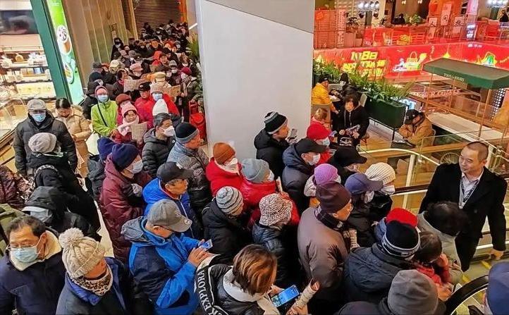 中东协商停火的消息刚传出，市场普遍预期避险情绪降温、金价走低，可高盛却逆势抛出重