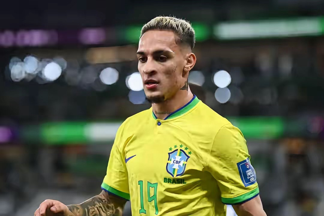 安切洛蒂最近挺头疼！伤病影响太大了，罗德里戈赛季报销，埃斯特旺也伤了，前场进攻咋