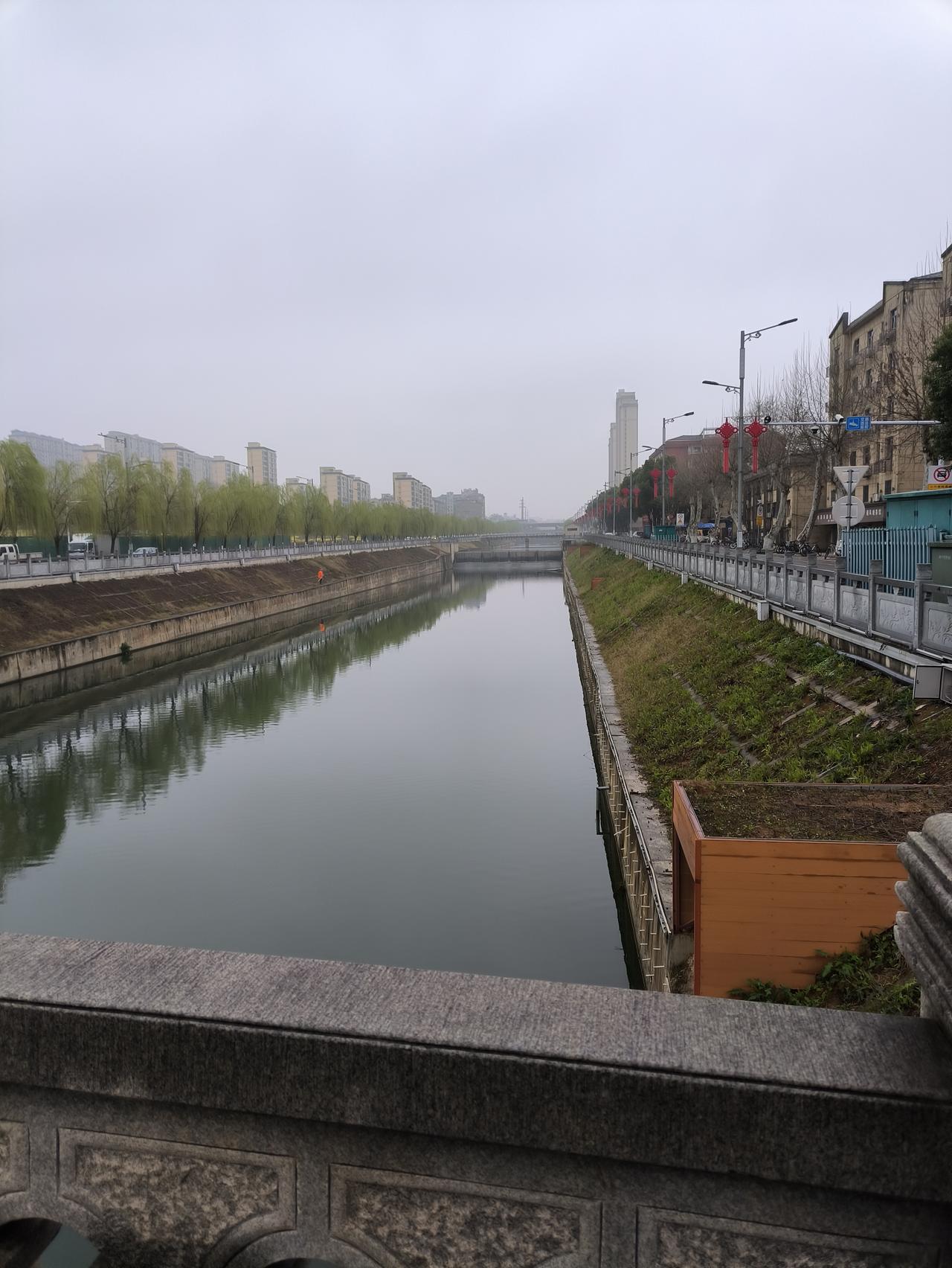 笑话一则：肚子里还有孩子（3月17日原创）有一个大老板，大年三十的时候，只要