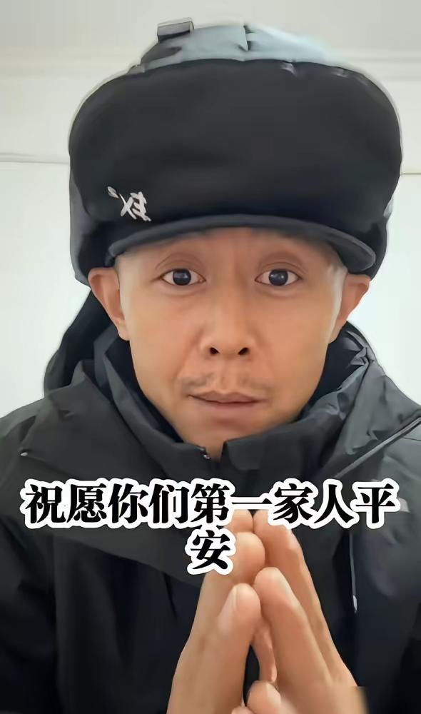 大冰不是病了，应该是太累了。告别直播的视频中，大冰看起来又瘦了，戴着帽子，把