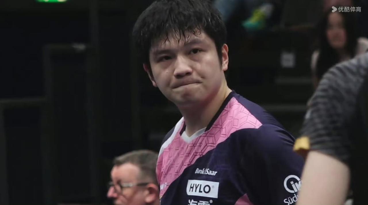 樊振东输球了！樊振东在今天的欧冠1/4决赛中2-3不敌温瑞博2-3不敌西蒙