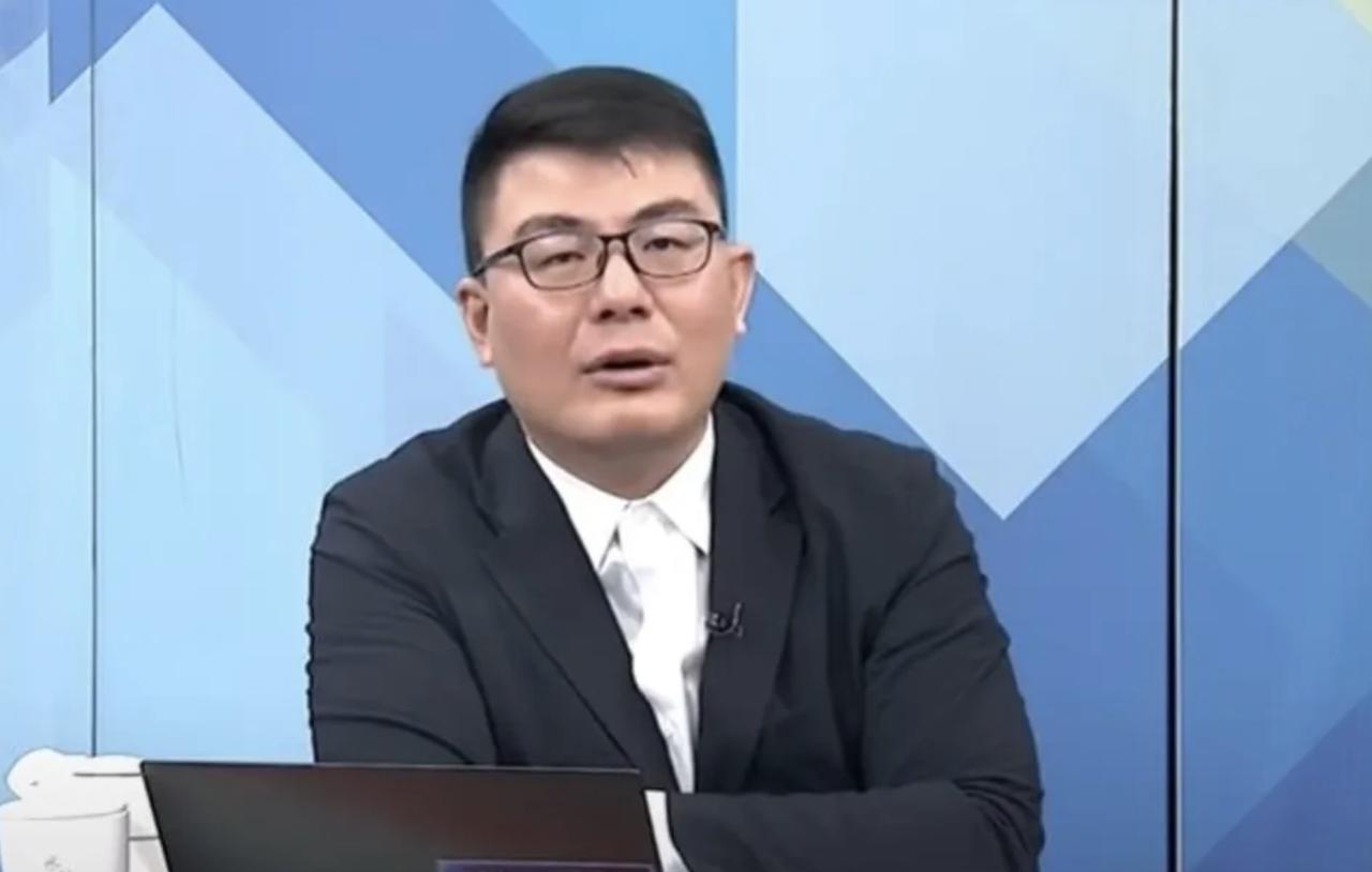 在蒋万安号召下，7月25日，在台北会举行“护食安”的凯道游行。当然，媒体人黄