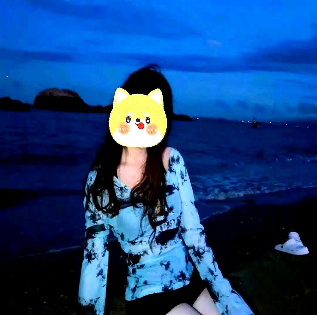 糊里糊涂的我被警察叔叔叫到了局里，问我认不认识这个女子。我瞧了一眼，回答