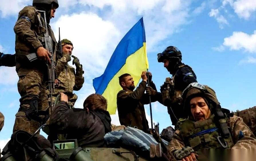 我跟你说，红军城这事儿，简直就是一出现实版的“孙子兵法”教学课，把所有人都给看傻