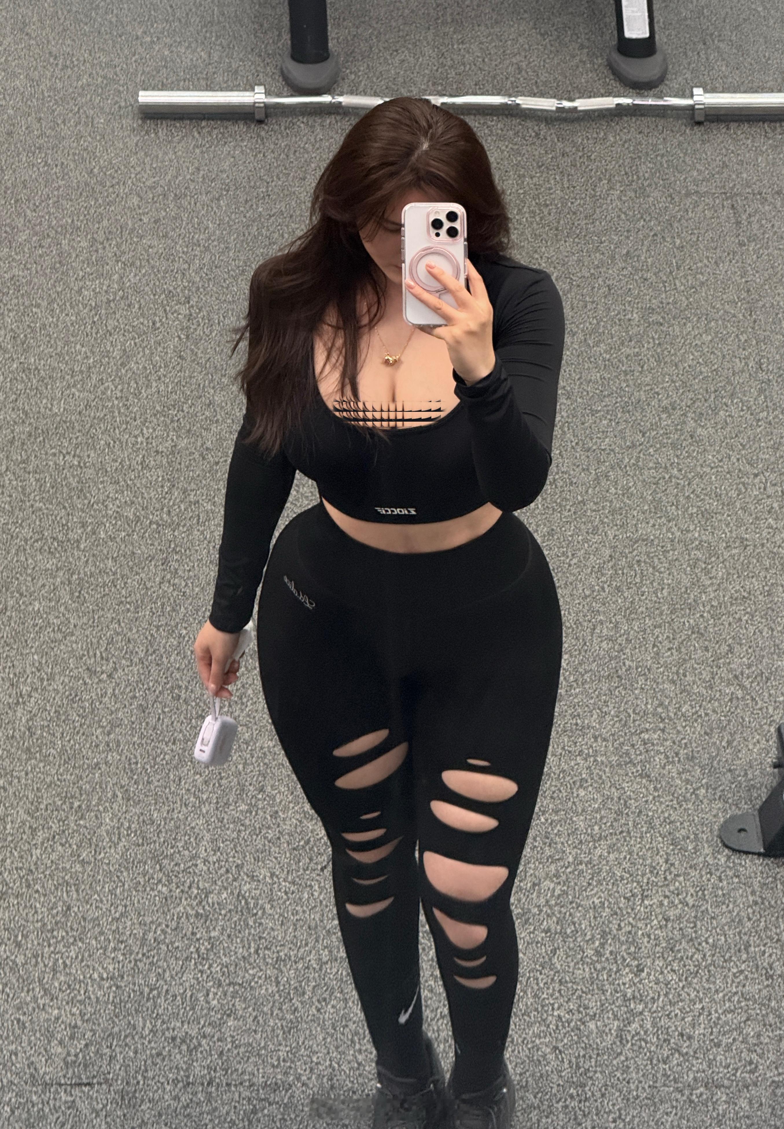 ‘在背后说我坏话的时候记得先欣赏我的翘臀’