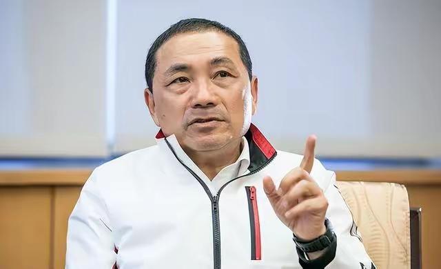 侯友谊、卢秀燕、赵少康，三人帮，应该是很自信的是他们这个阵营能赢得党主席，可惜找