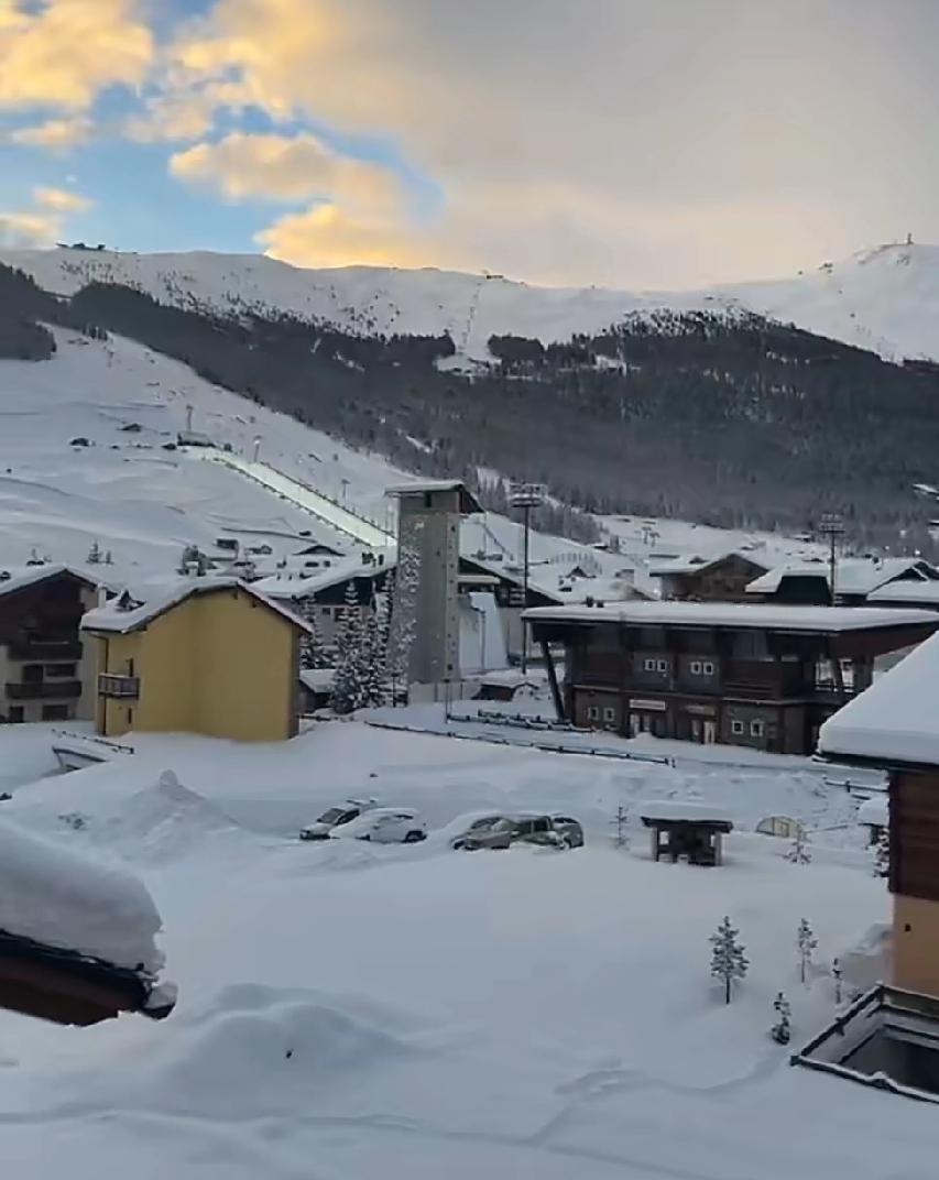 不用担心了，天公作美，比赛不会取消，期待谷爱凌登顶！有消息说，先前担心U池决