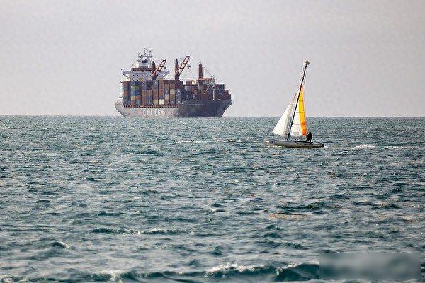 美军登船，中方沉默，全球贸易暗流涌动2024年11月，印度洋上发生了一件事，