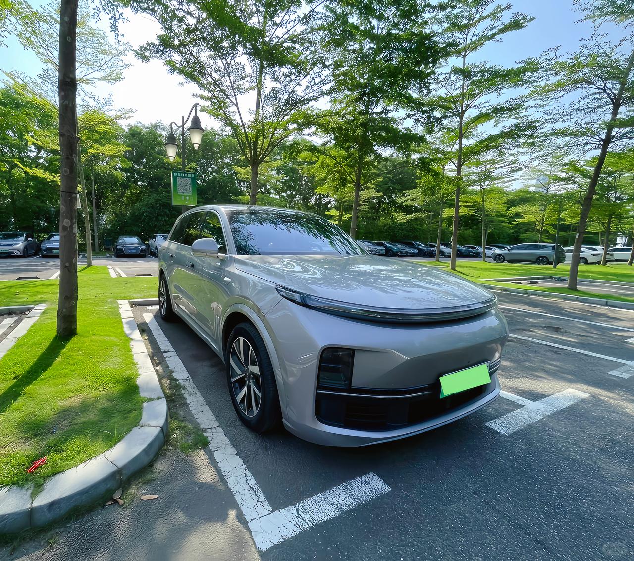 🛣️理想L8这次自驾高速约360公里，高速开辅助驾驶，舒适模式，空调、按摩、冰