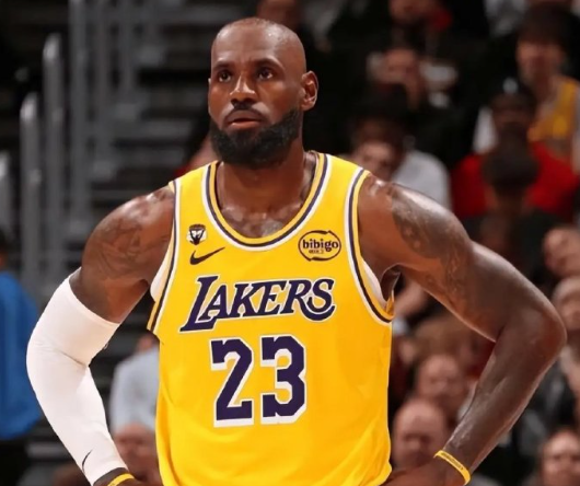 知名ESPN名记BrianWindhorst的报道：湖人对用詹姆斯交易骑士