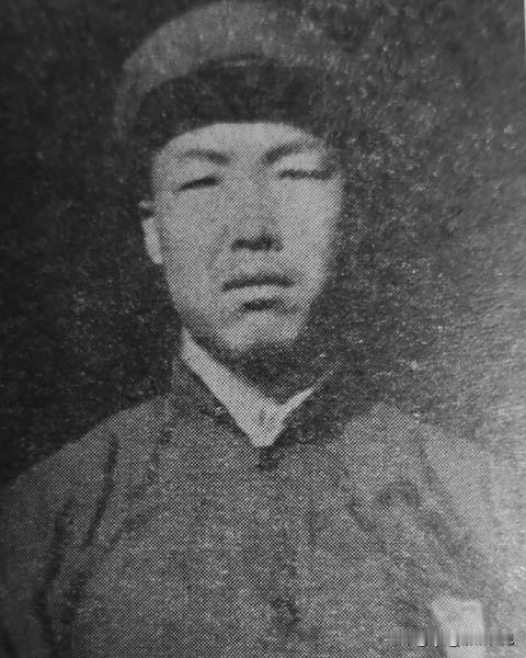 李明，1908年生于原直隶延庆州（今北京市延庆区旧县镇白草洼村），1982年8月