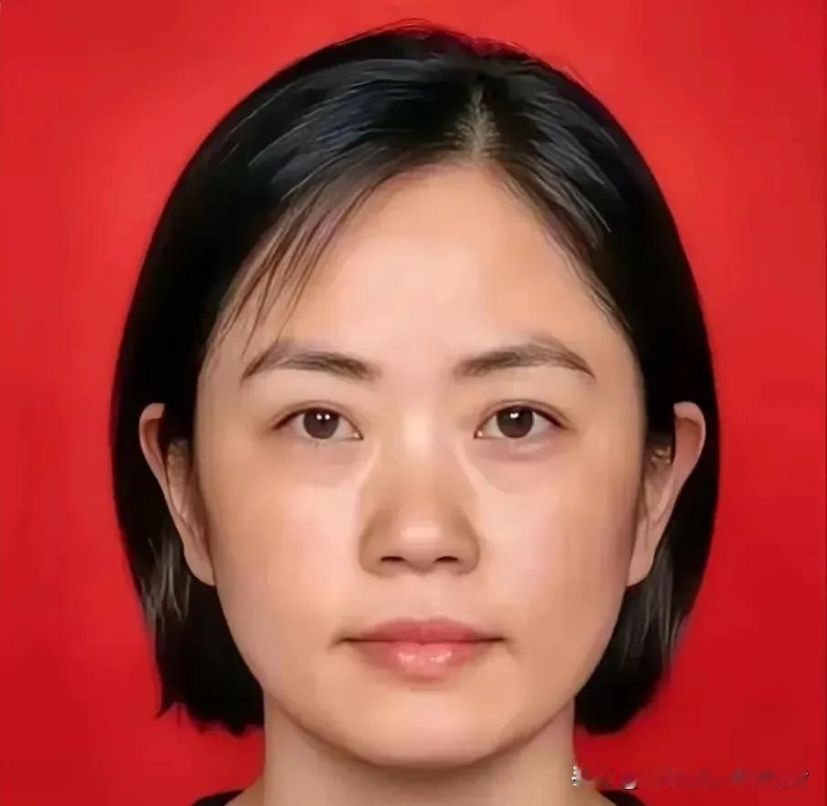 据人民网报道，一位拥有大校军衔、高级工程师职称的退役空军女军官，在重庆渝北区办完