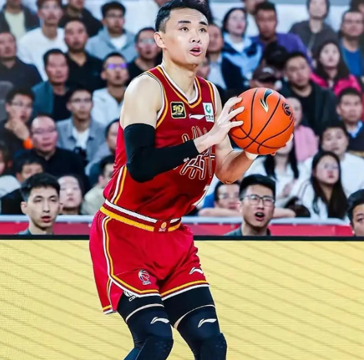 如果预测没有出入的话，CBA新赛季常规赛八强球队如下:1.广厦队2.北京
