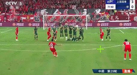又来一个世界波!上港踢疯了,3比0浙江队。上港踢疯了,又来一个世界波!比赛才踢