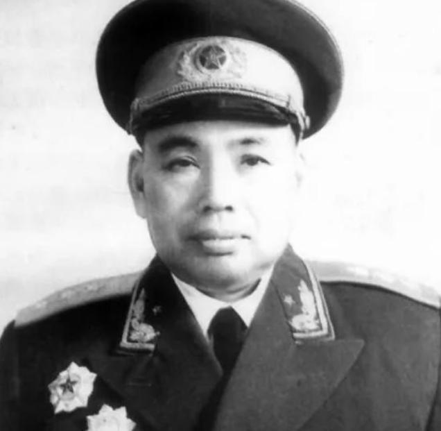 1938年,许世友找刘伯承报到,刘伯承给他安排了一个副旅长的职务,曾当过军长的许