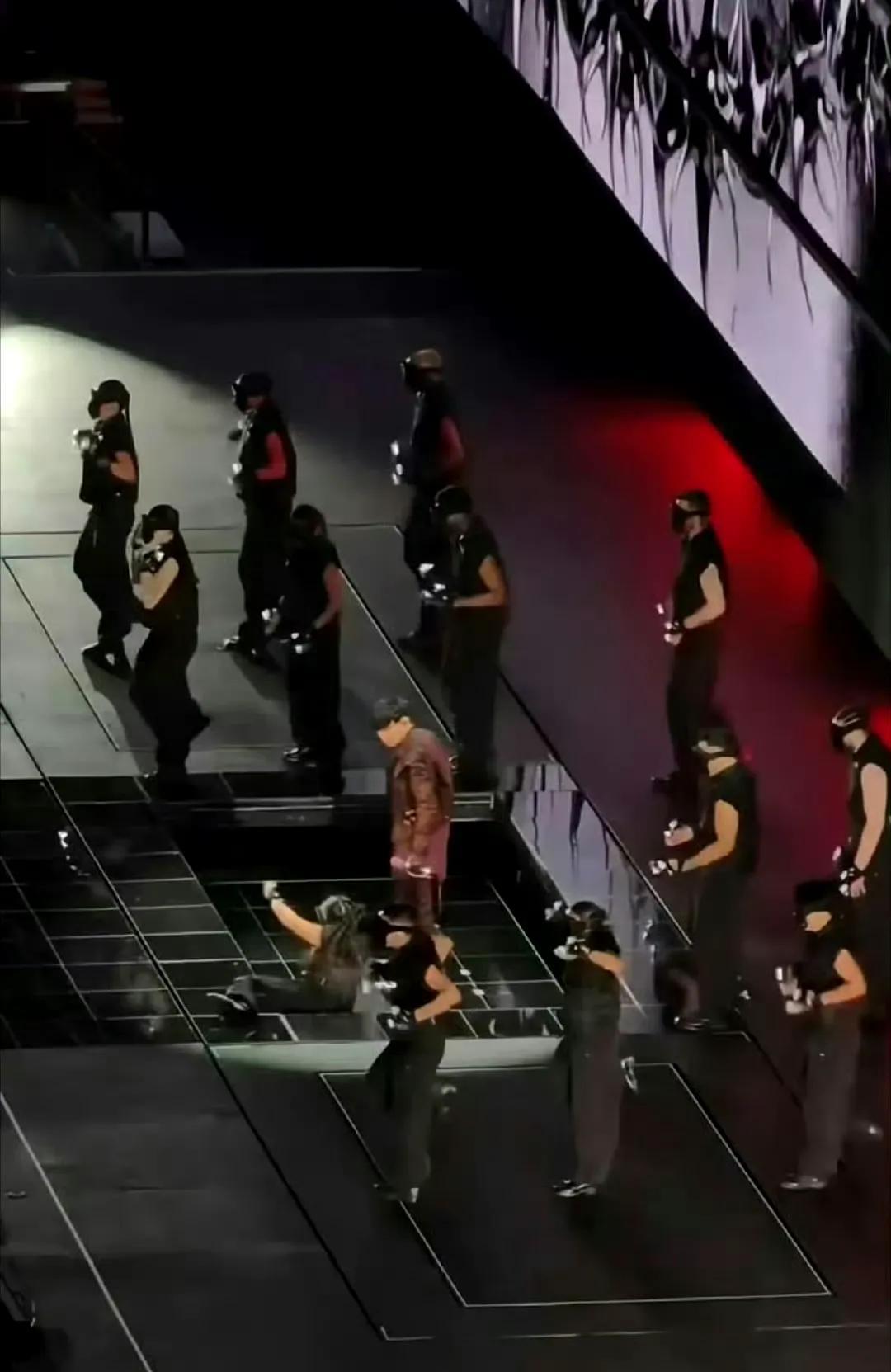 #林俊杰演唱会突发惊险一幕5月25日，林俊杰“JJ20FINALLAP”