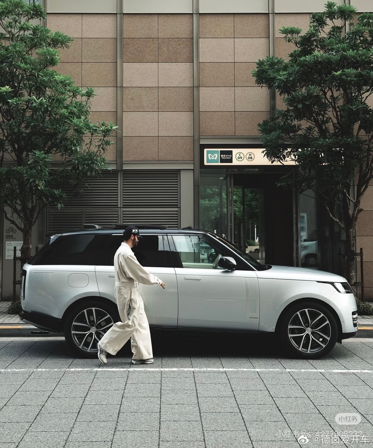 我个人其实不太喜欢现在对很多旗舰车型，说是xxx路虎，xxx劳斯。因为品牌