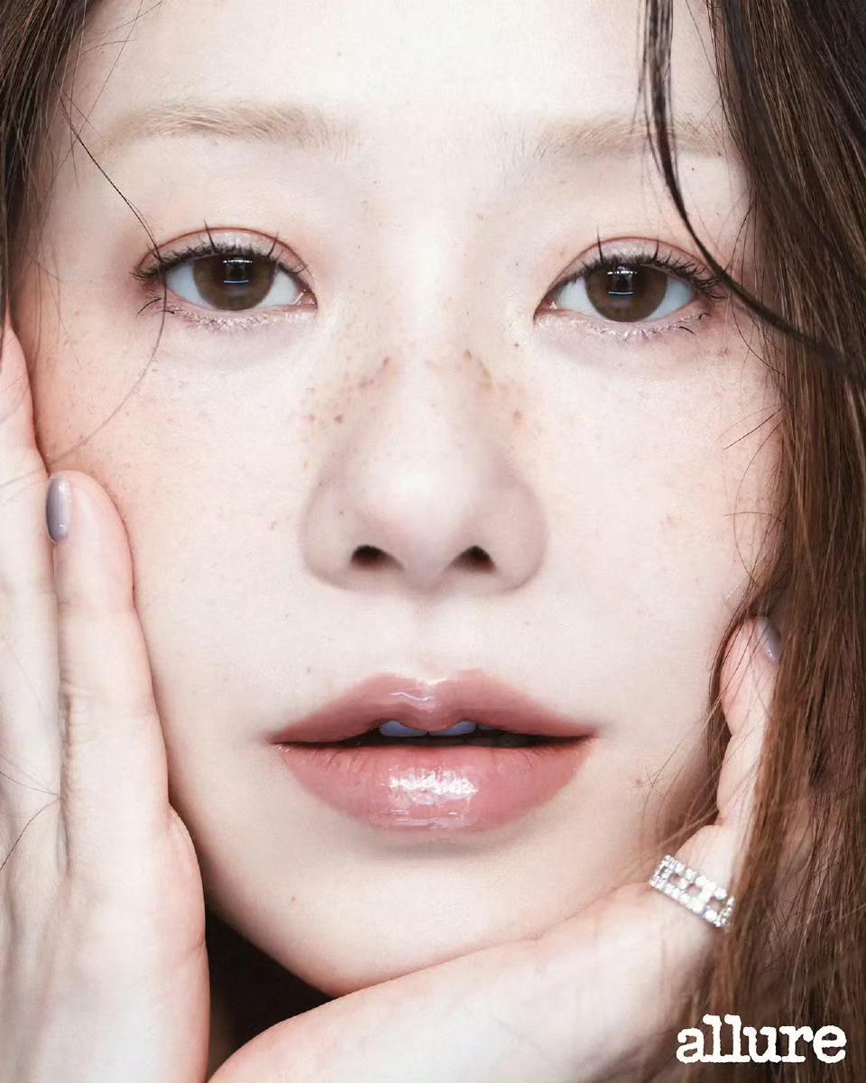 高贤贞AllureKoreaSeptember2025.9月刊封面大片摄