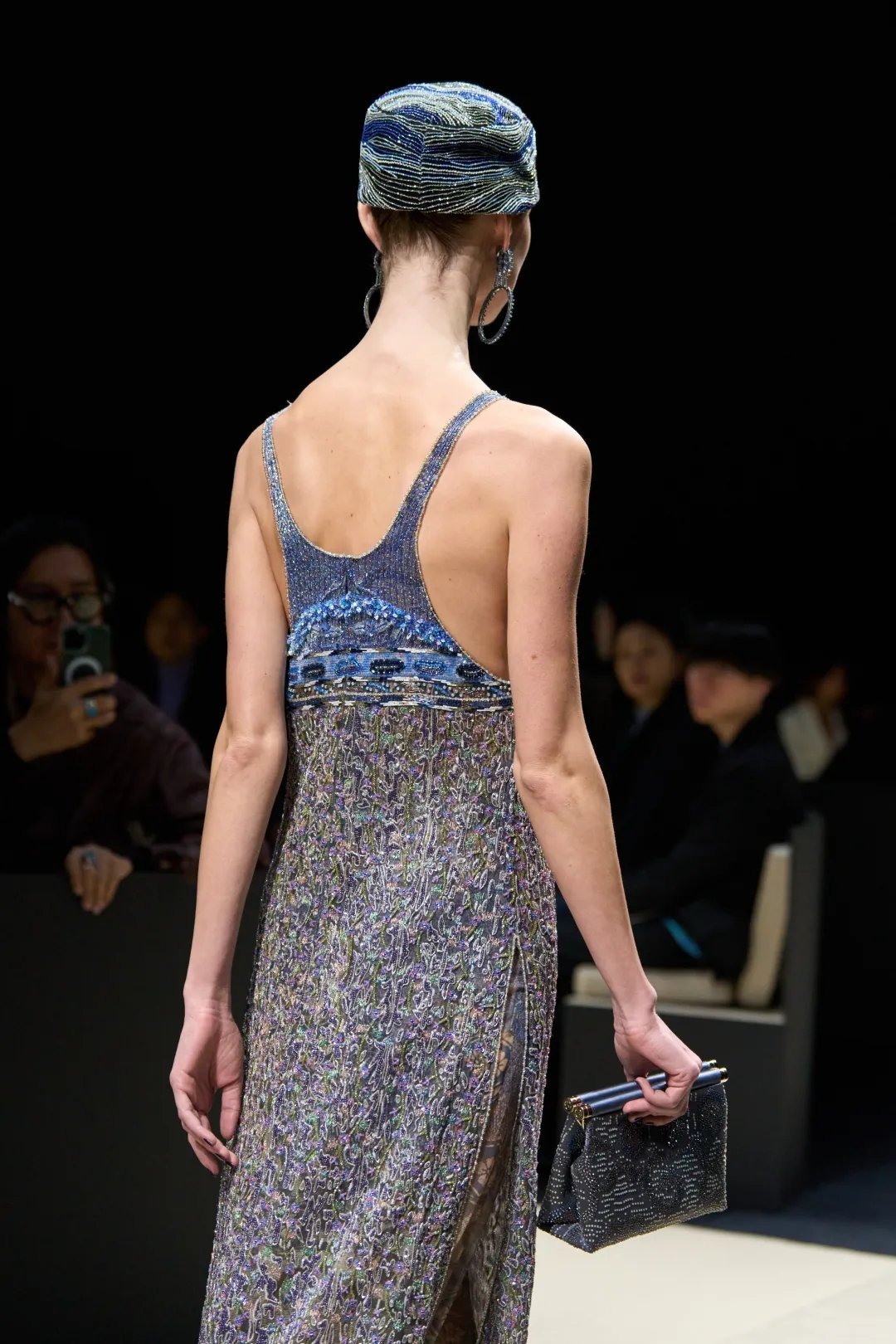 GiorgioArmani2025秋冬系列，以深邃而优雅的配色谱写出一场视觉