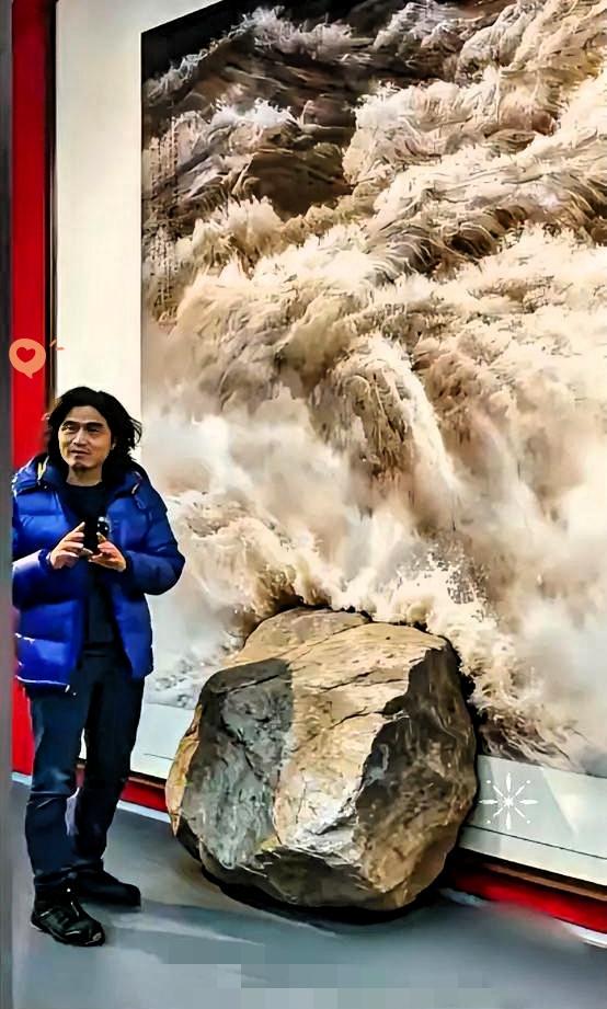 近日，著名黄河画家徐惠君，一幅价值380万元的画作，因为落款时候的失误，导致