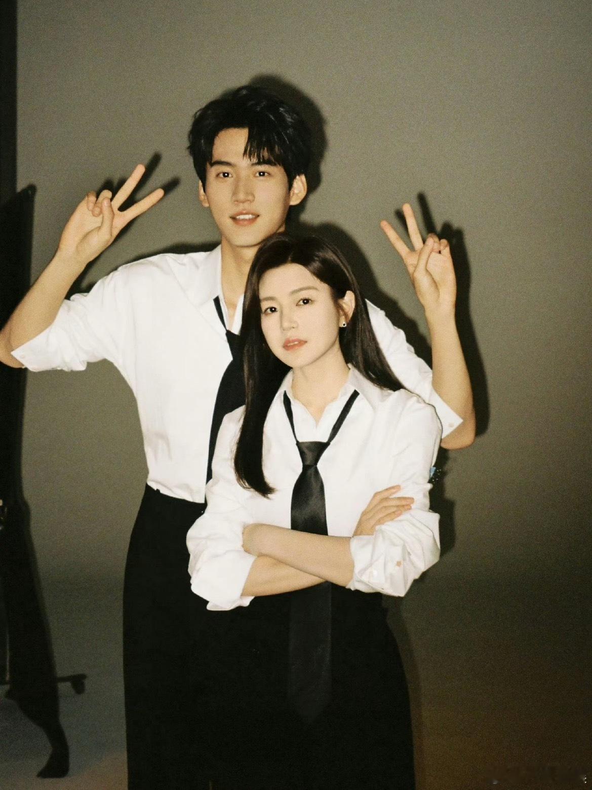 狙击蝴蝶第一次当狗怪不好意思俺们小狗只会黏着姐姐姐姐叫啊🥺小狗有什么坏心思呢