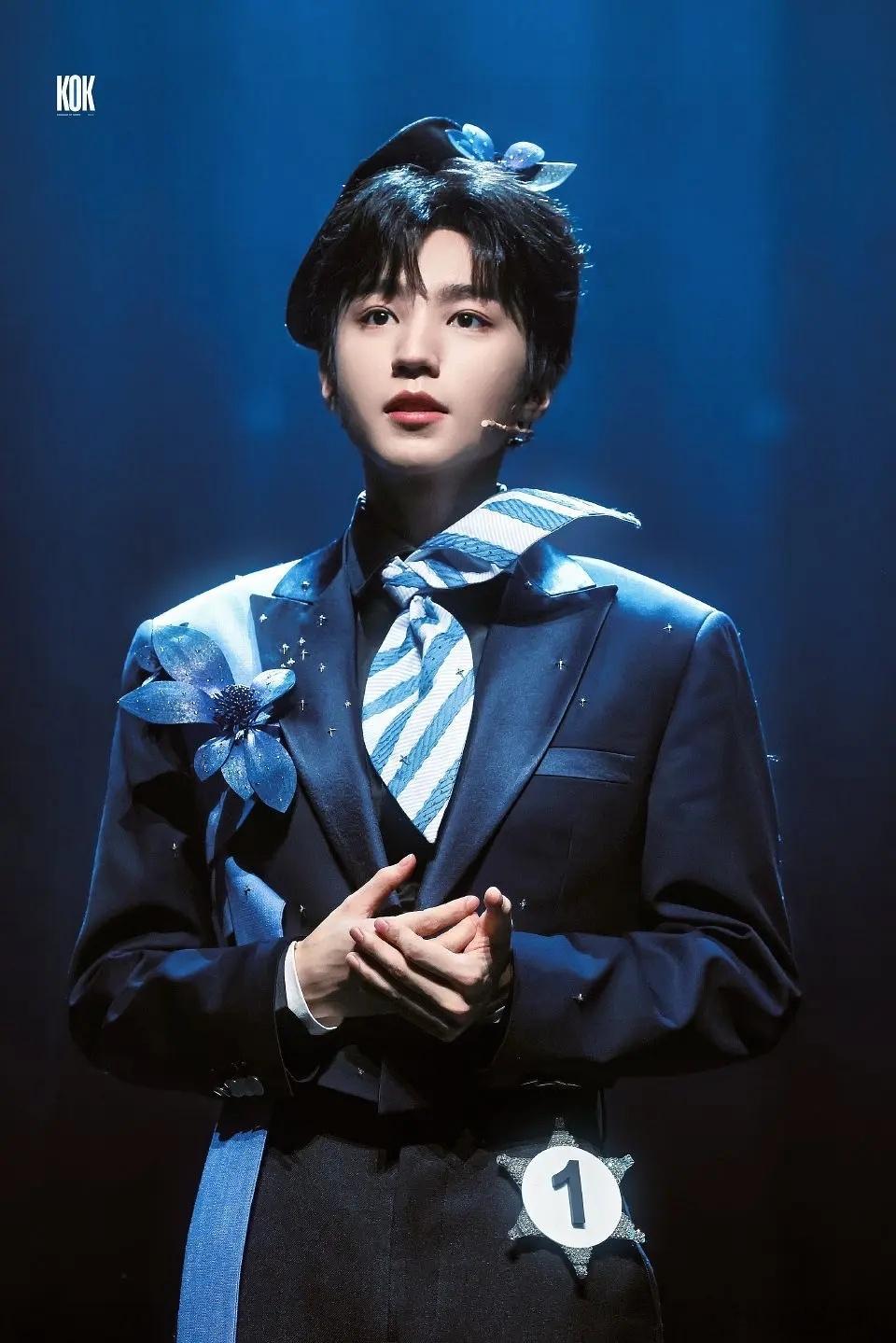 王俊凯话剧王俊凯话剧首场repo:一人分饰三角、热跳disco、台词好、爆