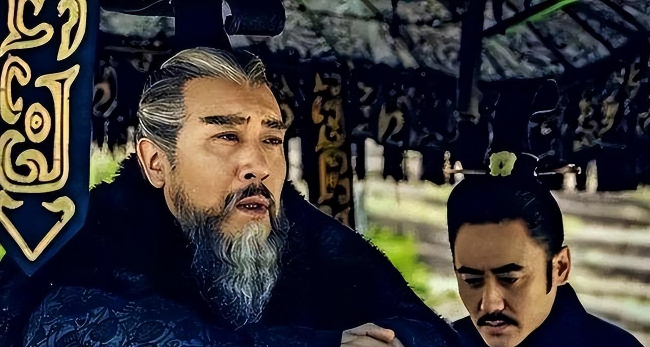 有一次，曹操在司马懿离开时，突然叫道：“仲达，留步！”，司马懿没有设防，身体不动
