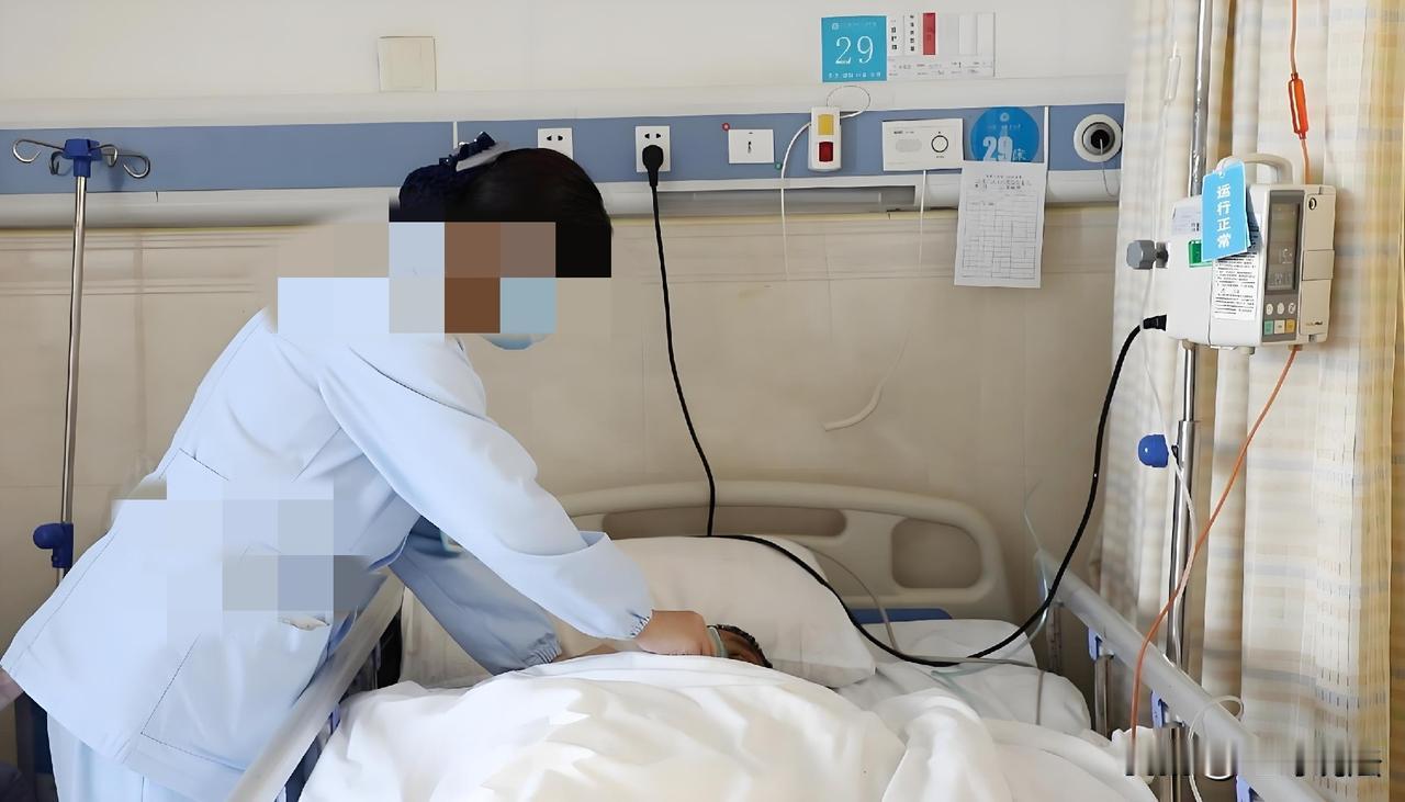 “想钱想疯了！”湖南湘潭，一40岁女子生病住院，找了个38岁女护工照顾，时间一长
