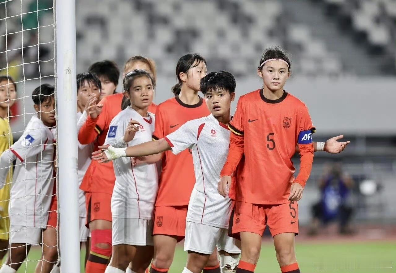 今晚是中国女足历史性时刻因为今晚只要中国U17女足赢球，就代表中国女足三个年龄