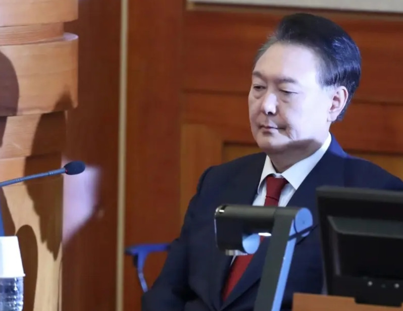 都说权力才是男人最好的chun药，此话果然不假。男人啊，失去了权力后衰弱的真是很