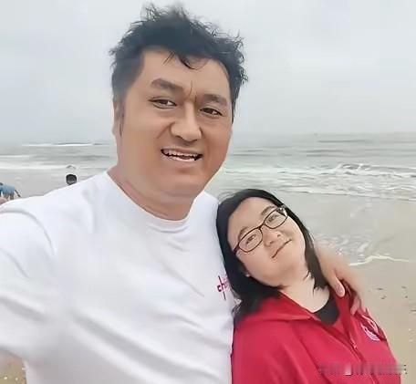 一对上海交大博士夫妻，如今连社保都断了，图啥呢。李宏烨自爆，毕业就没进过正经