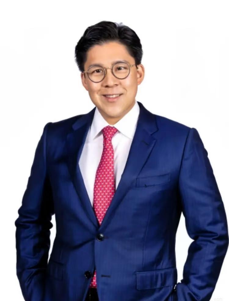 很多人都在热议，霍家真实实力到底有多强，究竟能不能和李嘉诚家族抗衡1、霍家