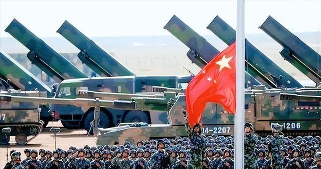 中国目前的兵力能否与美国抗衡？这么说吧，中国如今的实力别说抗衡了，都能把美国按在