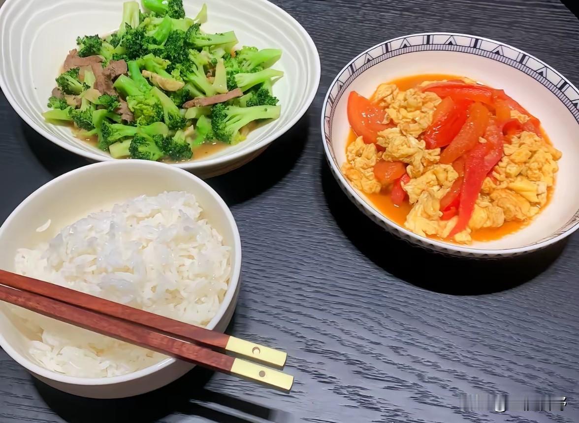 今日晚餐美食分享一个人的晚餐就随便吃点