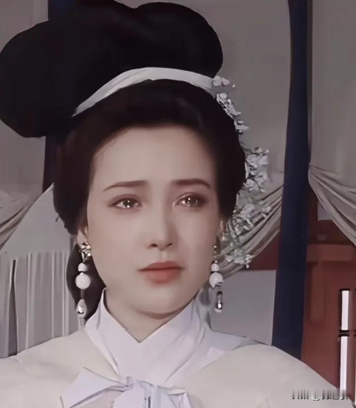 前几天看到这样一句评论:浙江自古以来出了两位真正的美女，一个是西施，另一位就是何