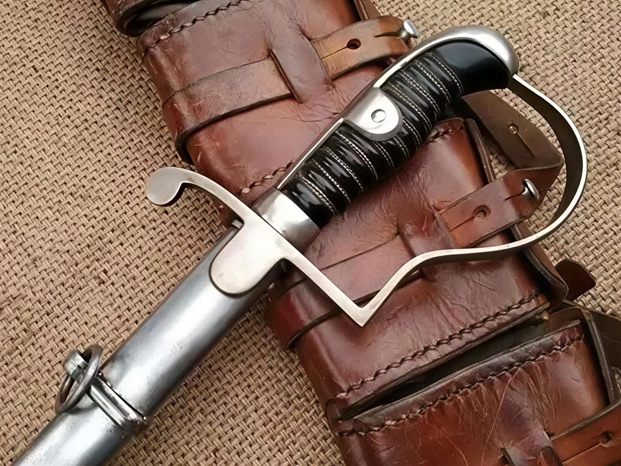 今天老板把我主管魏哥开了，我实在想不明白魏哥是全公司公认对老板最忠心的，老板为啥